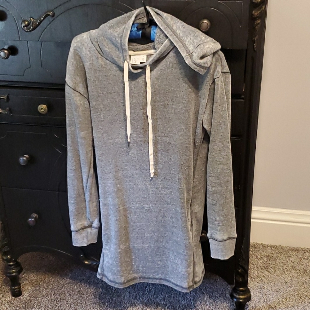 Sweatshirt.